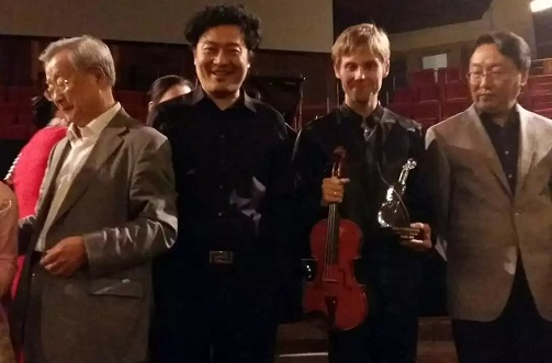 福田杯两位金奖使用小峰提琴